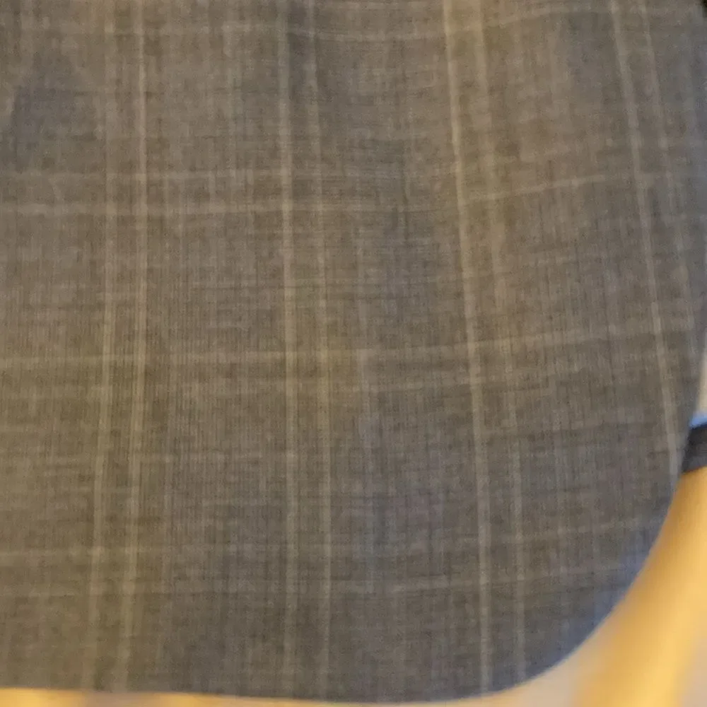 Hart Schaffner Marx Grey Plaid Sport Jacket Super 130’s. Size 42 L.